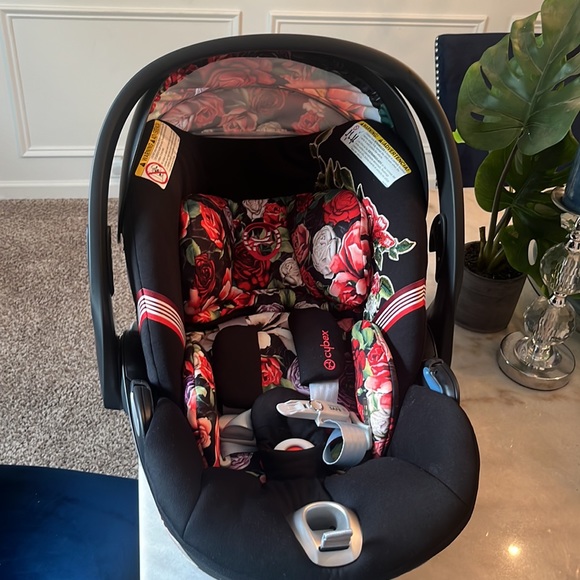 Cybex platinum Cloud Q SensorSafe infant car seat - Picture 4 of 6